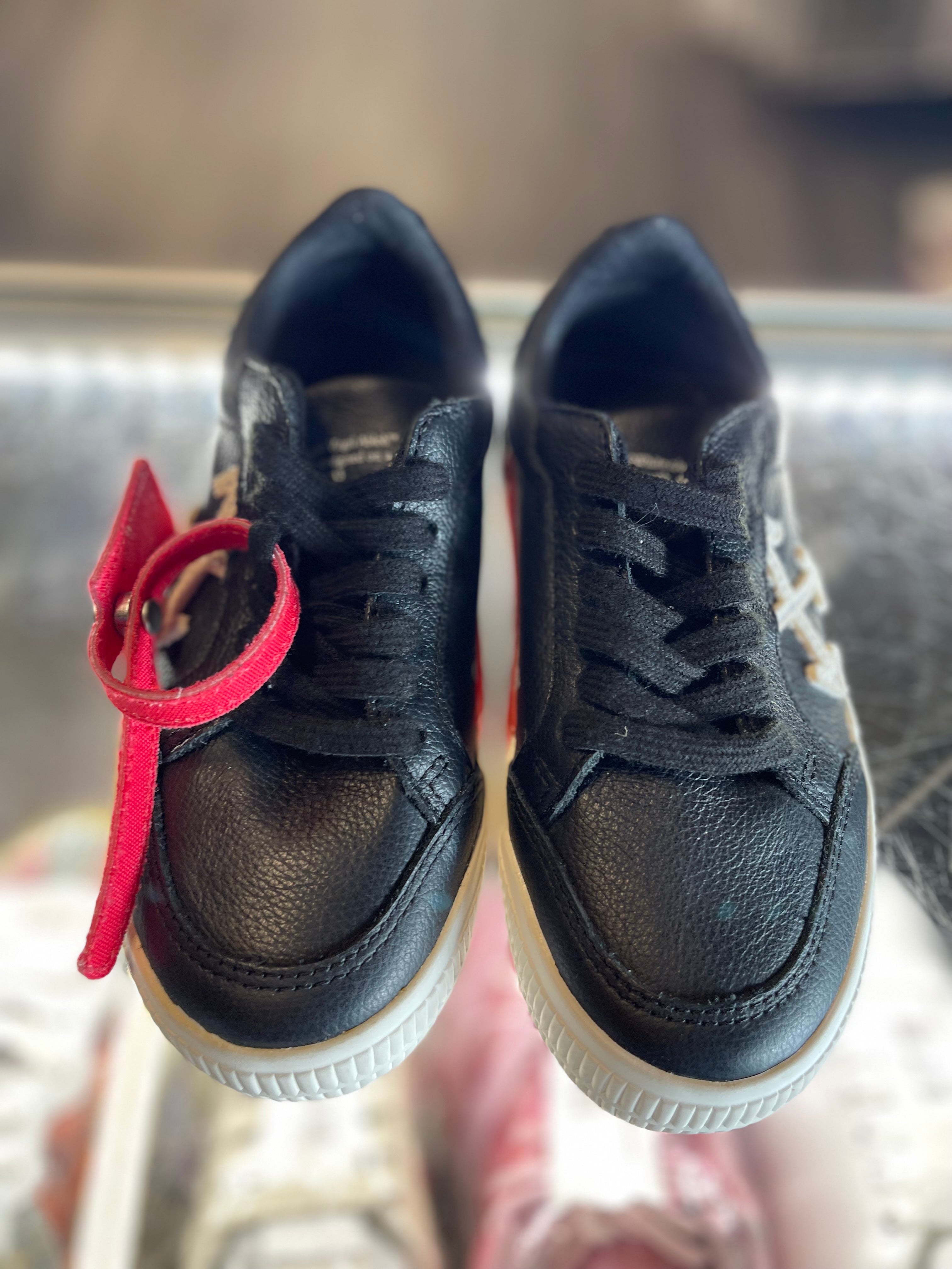 Off White Vulcanized Low "Black White" (TD)