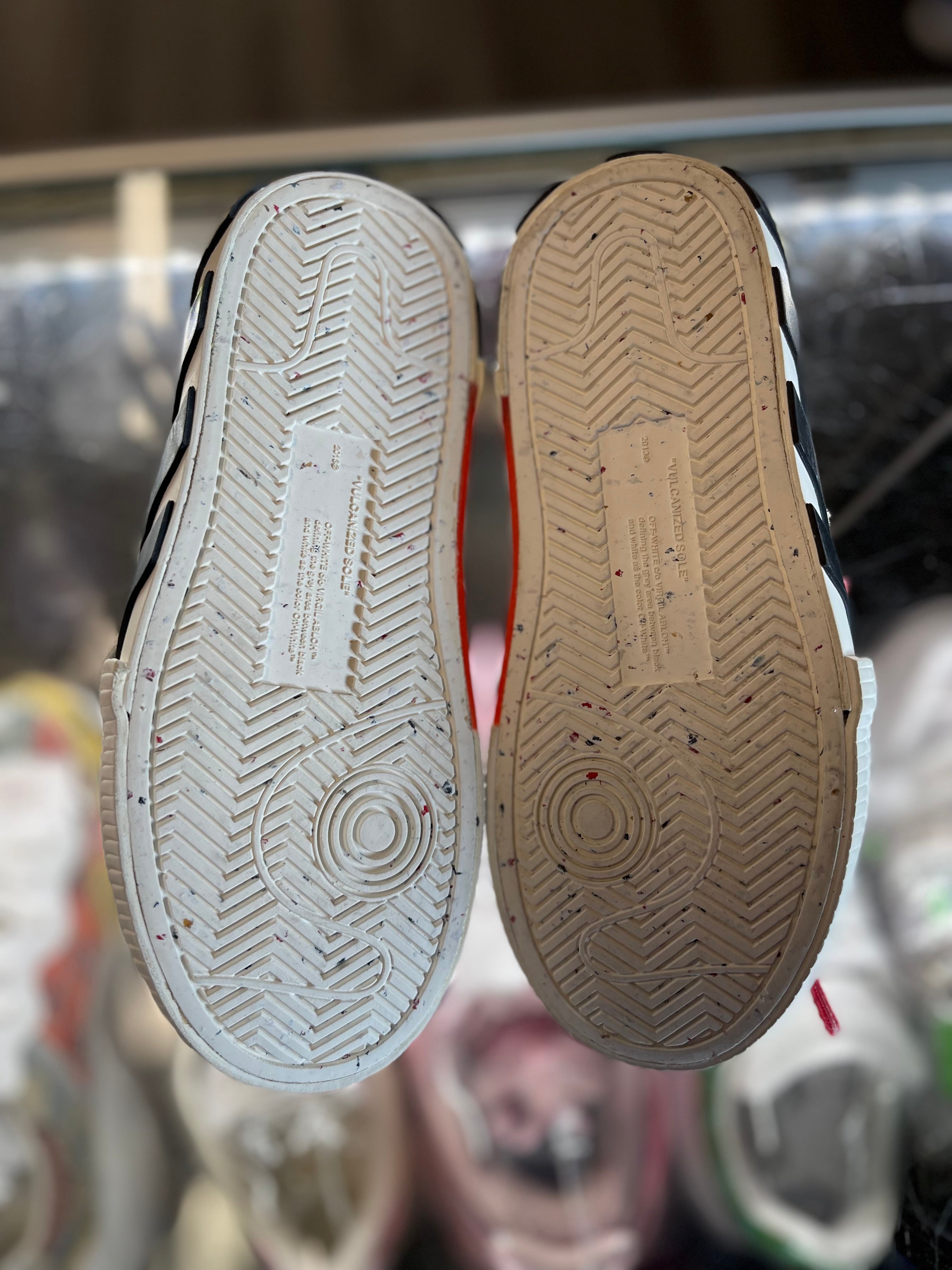 Off White Vulcanized Low "Black White" (TD)