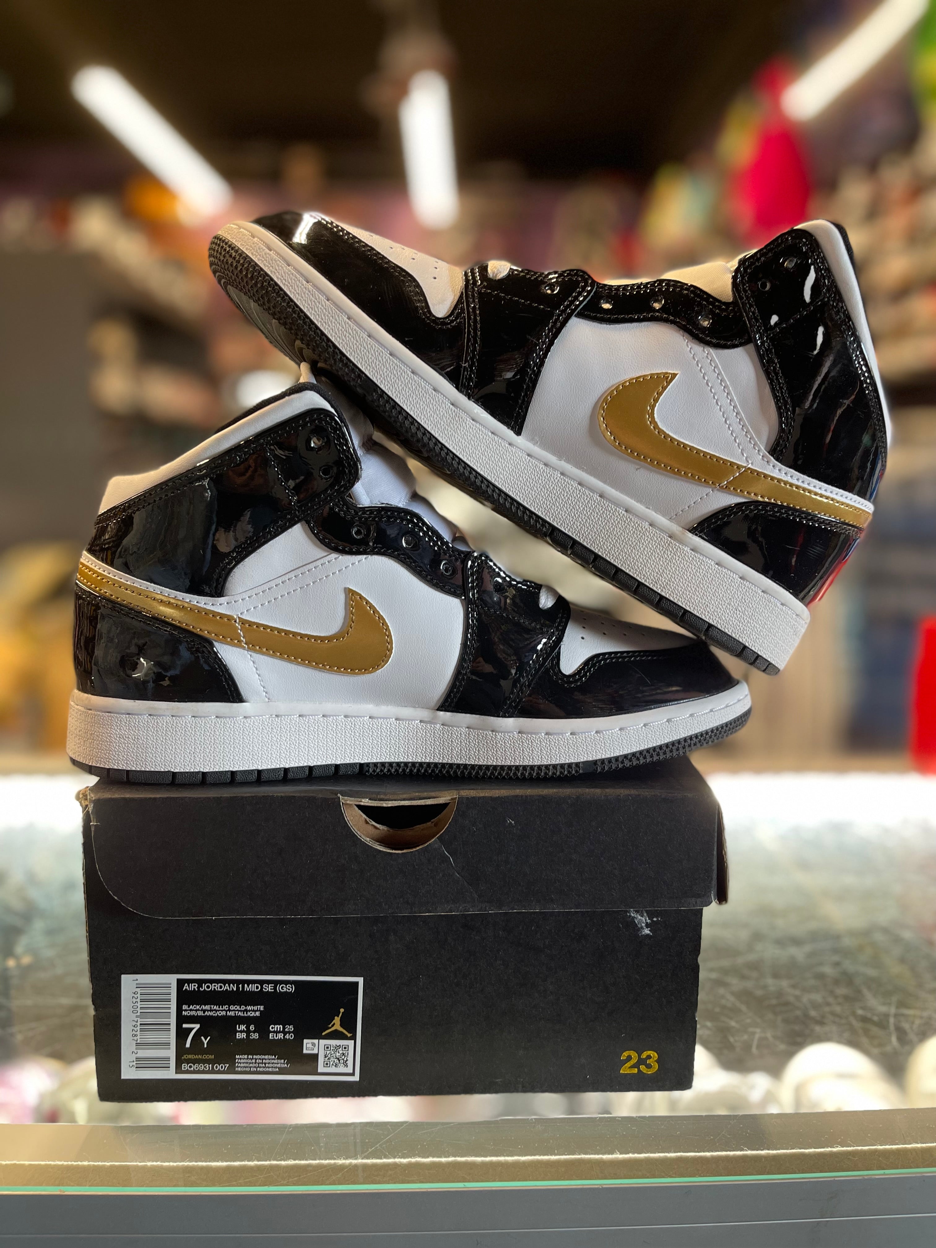 2019 Air Jordan Retro 1 Mid "Patent Black White Gold"