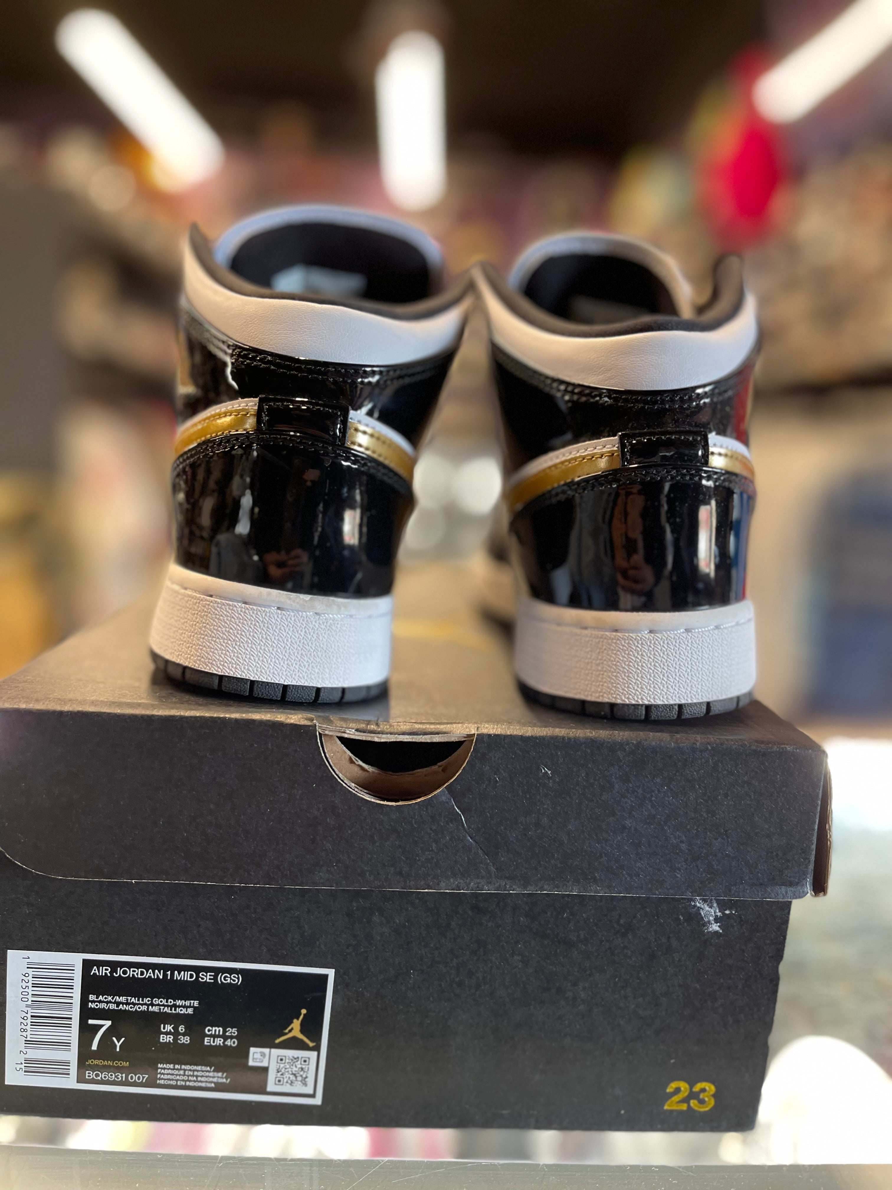 2019 Air Jordan Retro 1 Mid "Patent Black White Gold"