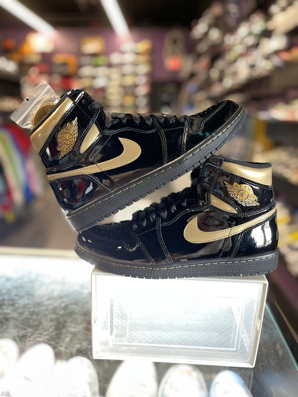 2020 Air Jordan retro 1 "Black Metallic Gold"