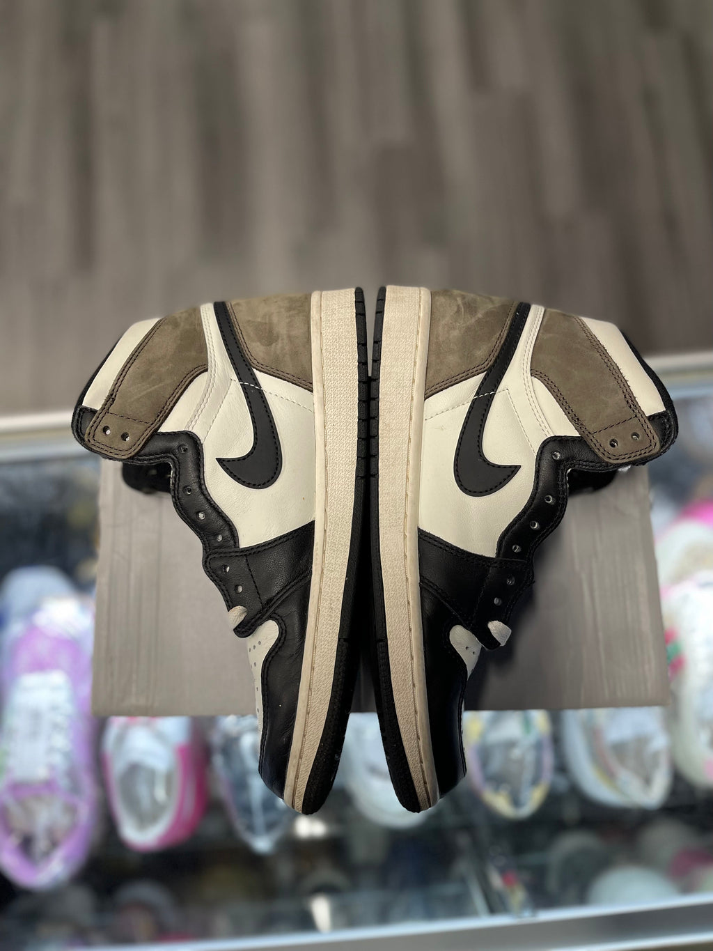 2020 Air Jordan Retro 1 High "Mocha"