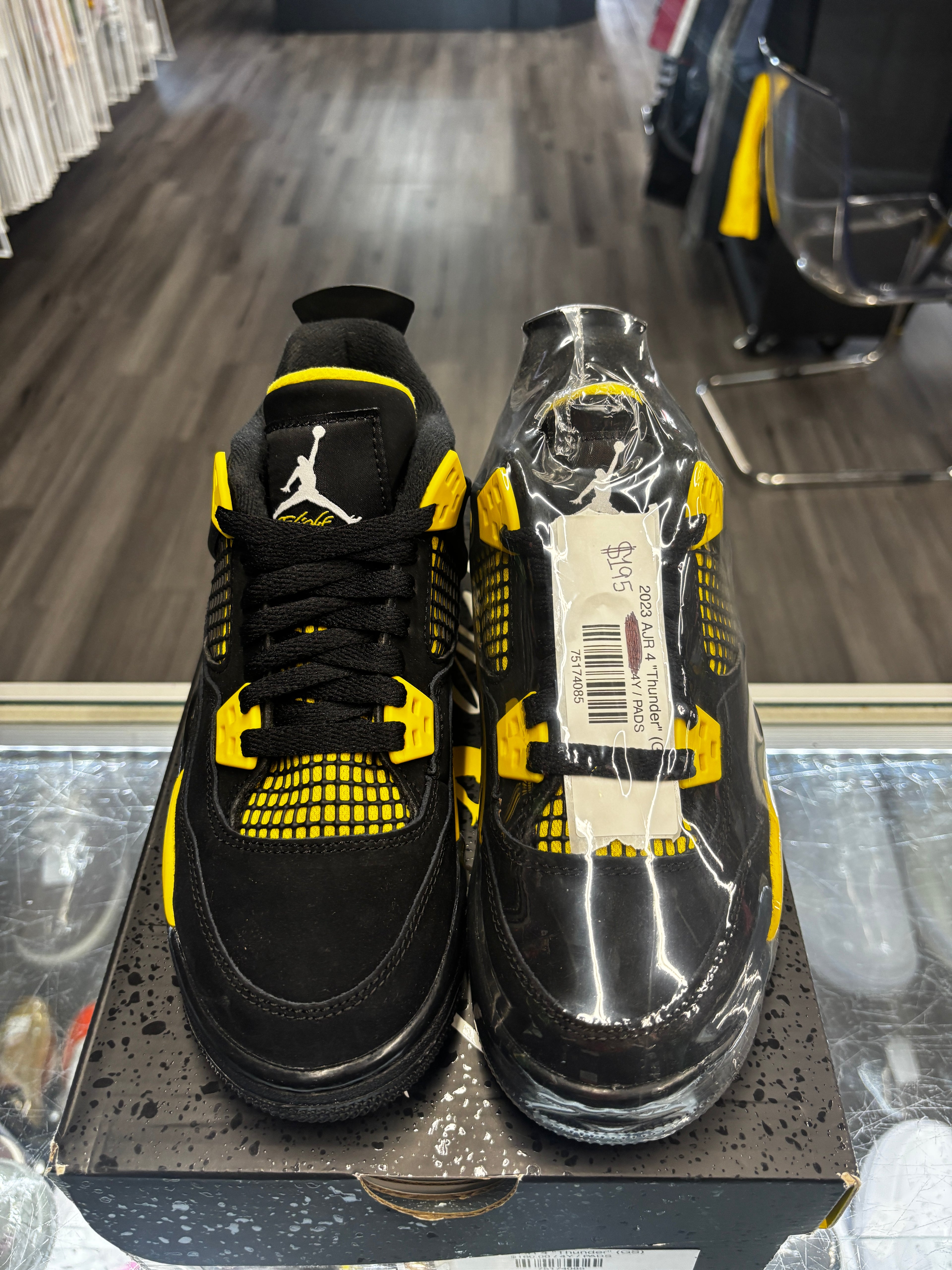 2023 Air Jordan Retro 4 "Thunder" (GS)