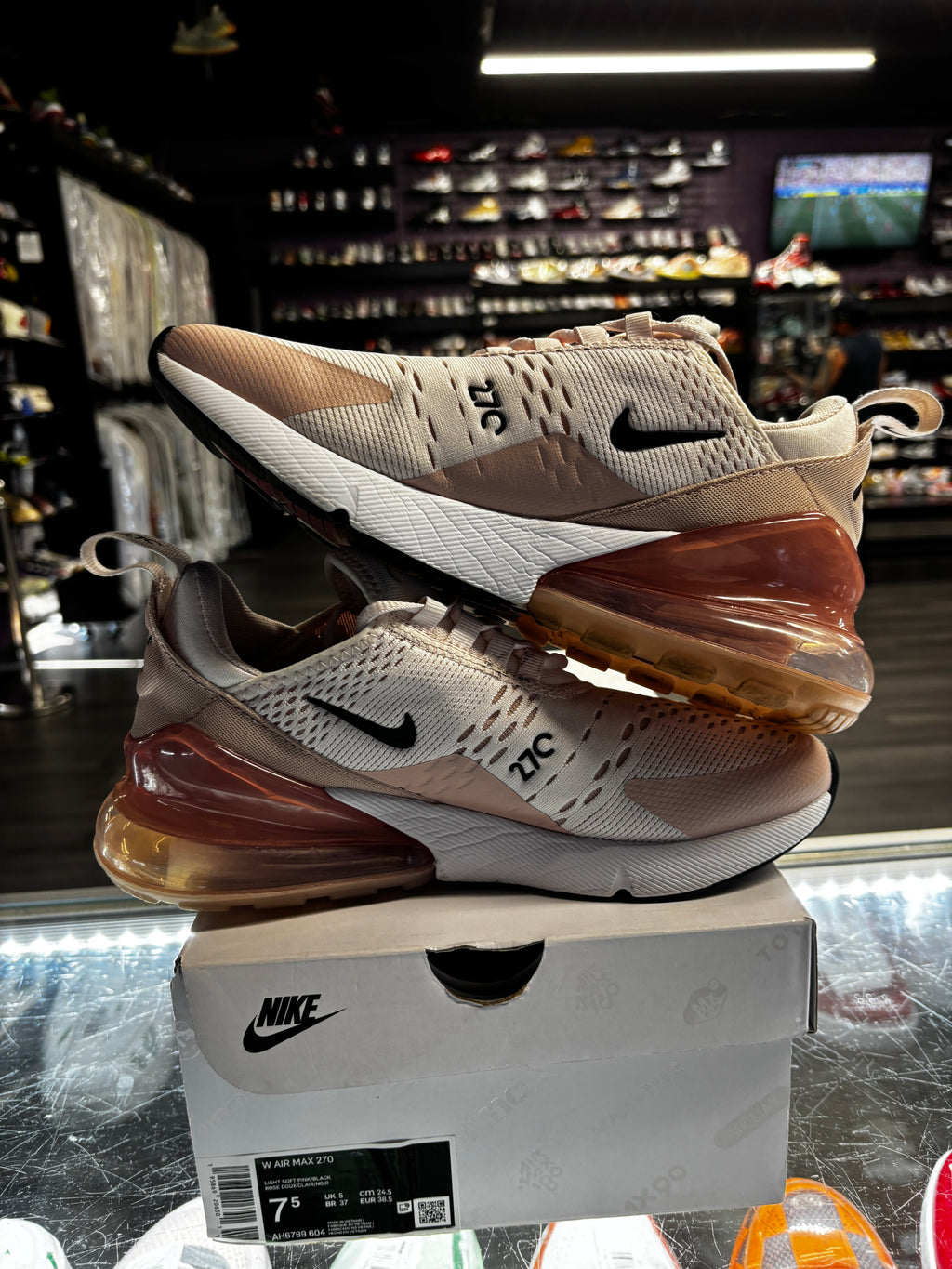 2022 Nike Air Max 270 "Light Soft Pink"